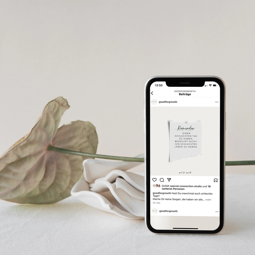 Social Media Branding & Social Media Design für Good for Growth auf Smartphone